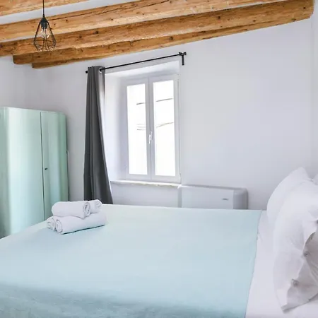 M9 Guest house